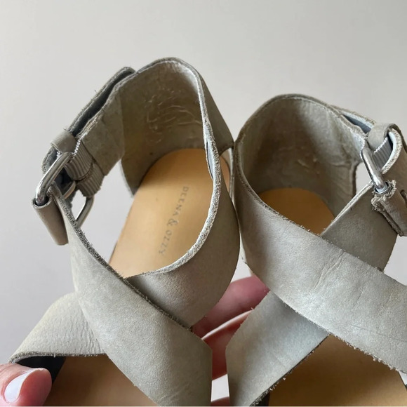 Deena & Ozzy UO leather crisscross  taupe sandals - Picture 3 of 6